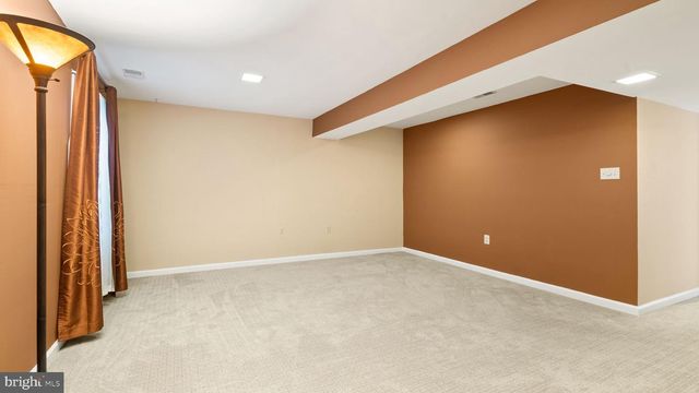4453 HOLLY AVE, Fairfax, VA 22030