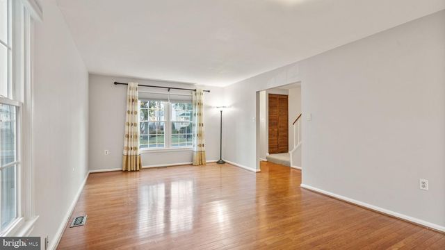 4453 HOLLY AVE, Fairfax, VA 22030