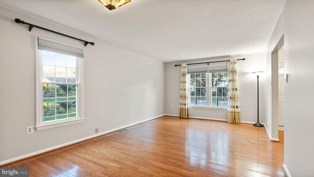 4453 HOLLY AVE, Fairfax, VA 22030
