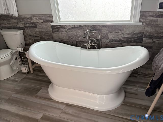 11121 Royal Ln, Providence Forge, VA 23140