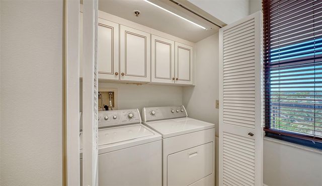 1932 HARBOURSIDE DRIVE 242, Longboat Key, FL 34228