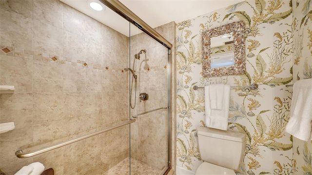 1932 HARBOURSIDE DRIVE 242, Longboat Key, FL 34228