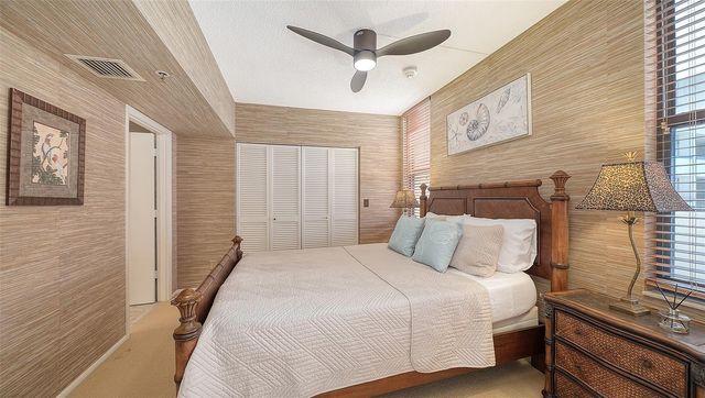 1932 HARBOURSIDE DRIVE 242, Longboat Key, FL 34228