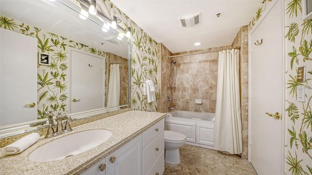 1932 HARBOURSIDE DRIVE 242, Longboat Key, FL 34228