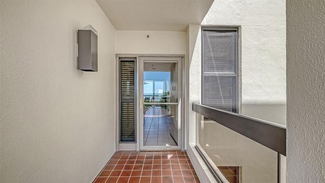 1932 HARBOURSIDE DRIVE 242, Longboat Key, FL 34228