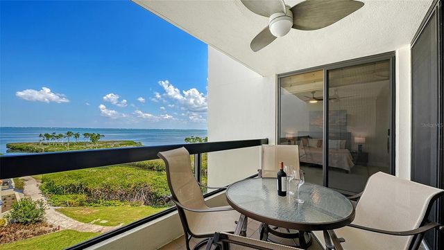1932 HARBOURSIDE DRIVE 242, Longboat Key, FL 34228
