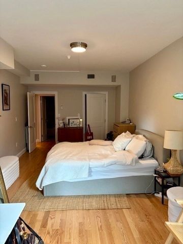 232 Commonwealth 1, Boston, MA 02116