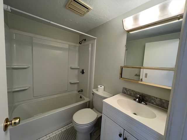1 Tideview Path 11, Plymouth, MA 02360