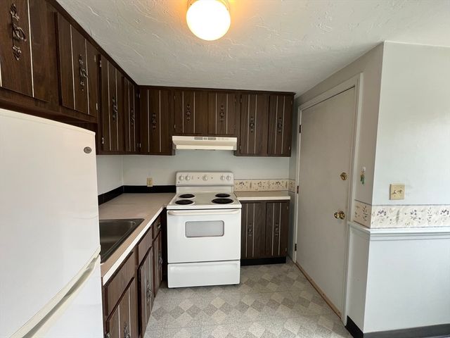 1 Tideview Path 11, Plymouth, MA 02360