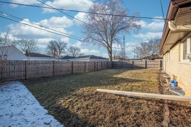 1934 Mars AVENUE, Racine, WI 53404