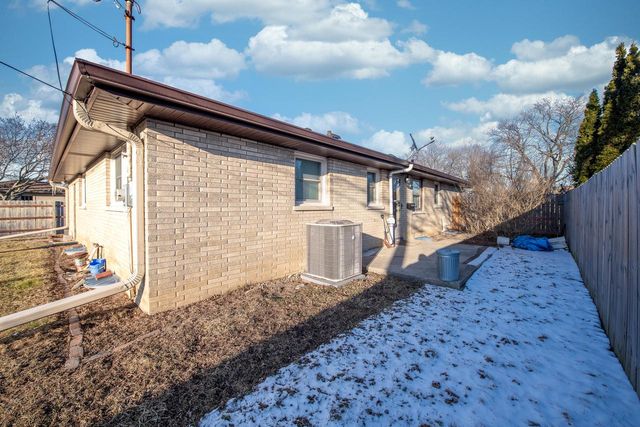 1934 Mars AVENUE, Racine, WI 53404
