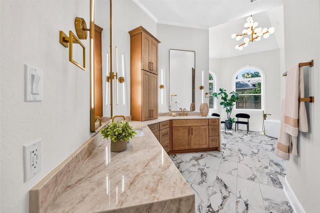 46 Pebble Cove Drive, The Woodlands, TX 77381