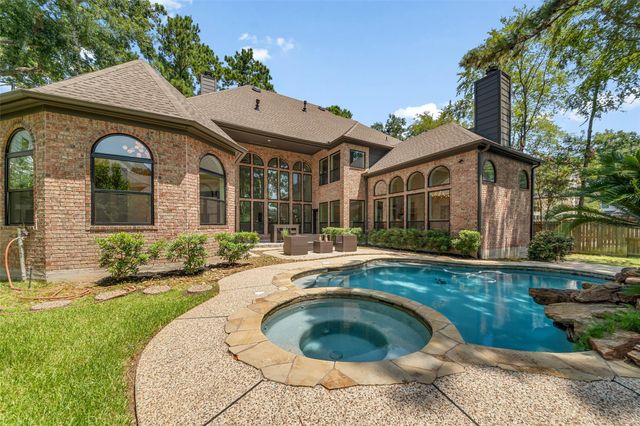 46 Pebble Cove Drive, The Woodlands, TX 77381