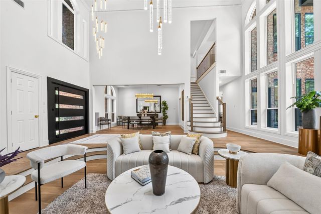 46 Pebble Cove Drive, The Woodlands, TX 77381