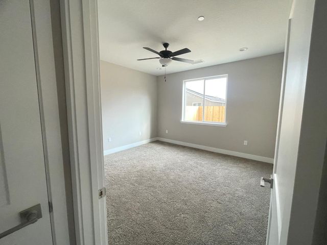 16181 West David Ave, Kerman, CA 93630