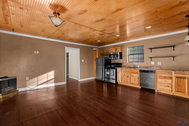 200 Dogwood Rd, Jefferson, TX 75657