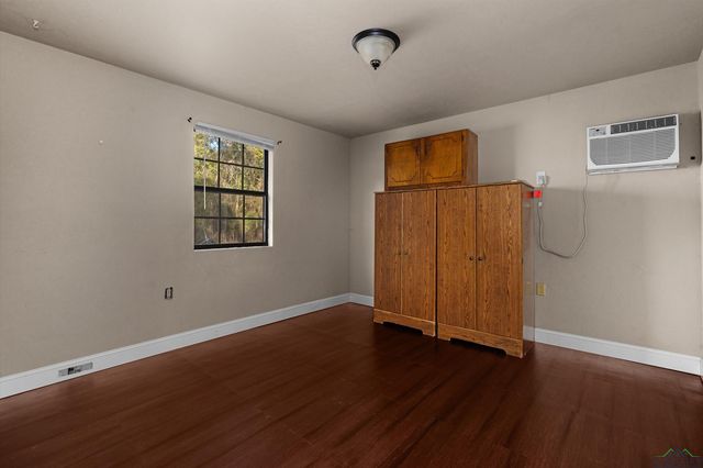 200 Dogwood Rd, Jefferson, TX 75657