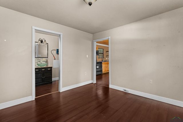 200 Dogwood Rd, Jefferson, TX 75657