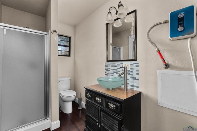 200 Dogwood Rd, Jefferson, TX 75657