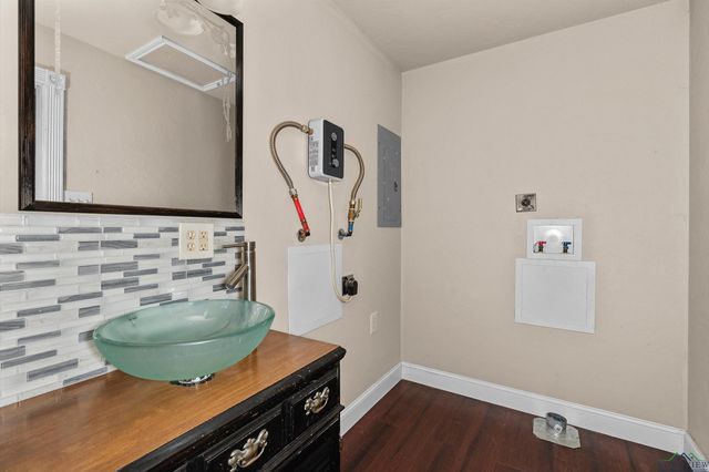 200 Dogwood Rd, Jefferson, TX 75657