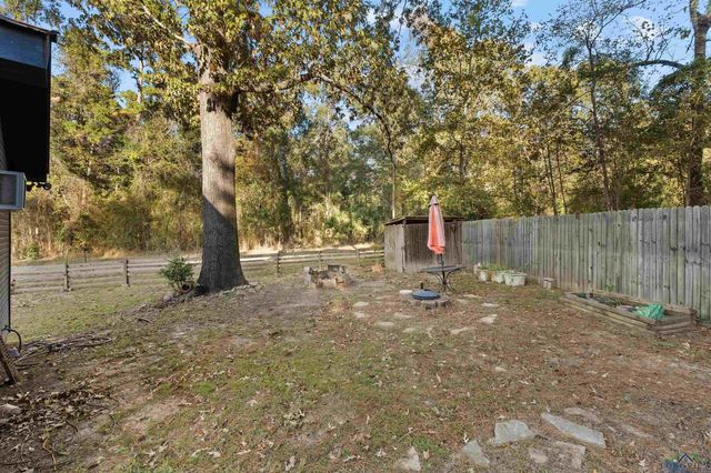 200 Dogwood Rd, Jefferson, TX 75657