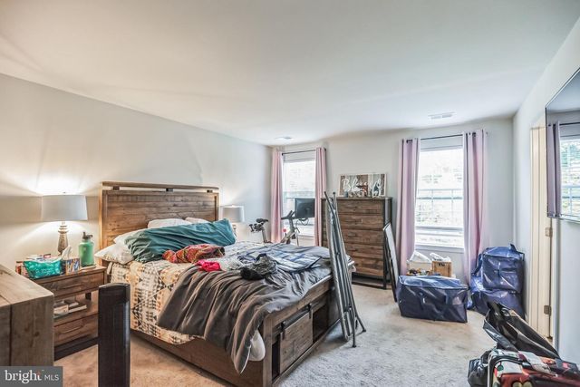 28 SPARROW CIR, Sewell, NJ 08080