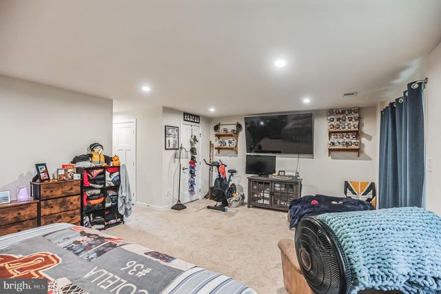 28 SPARROW CIR, Sewell, NJ 08080