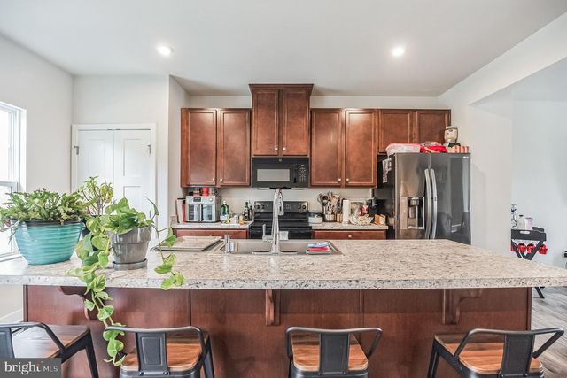 28 SPARROW CIR, Sewell, NJ 08080