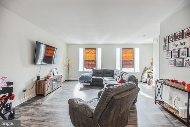 28 SPARROW CIR, Sewell, NJ 08080