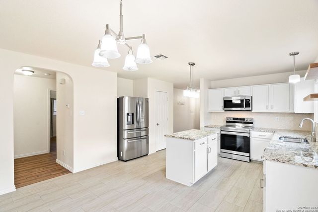 911 RUSTIC CACTUS, San Antonio, TX 78260