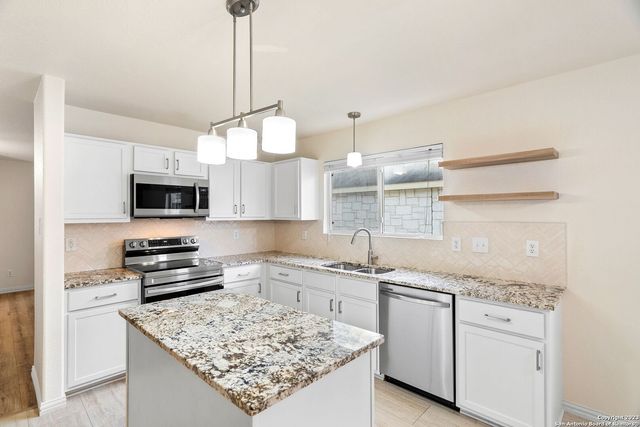 911 RUSTIC CACTUS, San Antonio, TX 78260