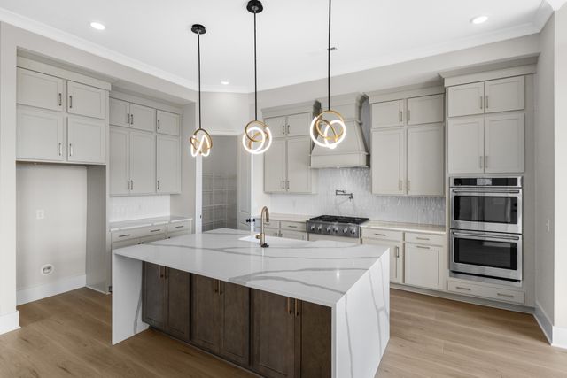 8081 Atlee Ct, College Grove, TN 37046