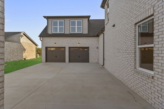 8081 Atlee Ct, College Grove, TN 37046