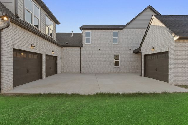 8081 Atlee Ct, College Grove, TN 37046