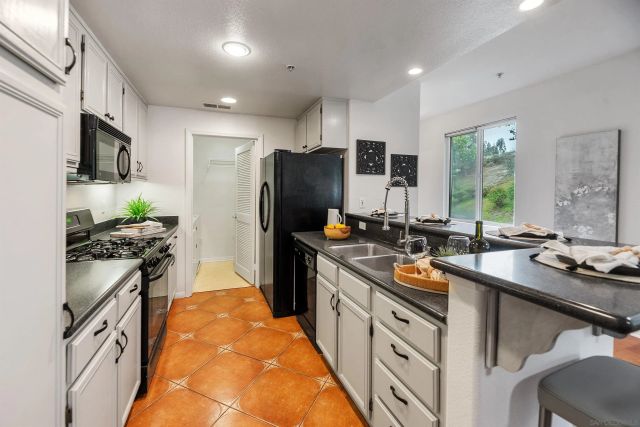 13021 Evening Creek Dr S 21, San Diego, CA 92128