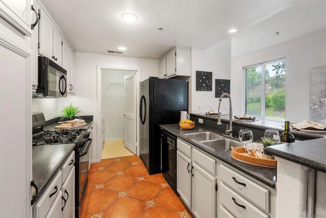 13021 Evening Creek Dr S 21, San Diego, CA 92128