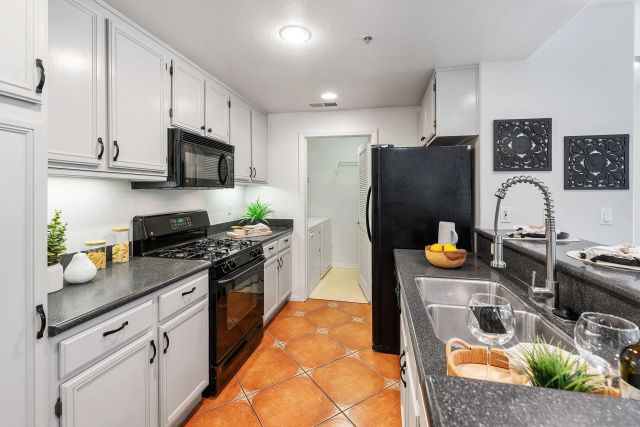 13021 Evening Creek Dr S 21, San Diego, CA 92128