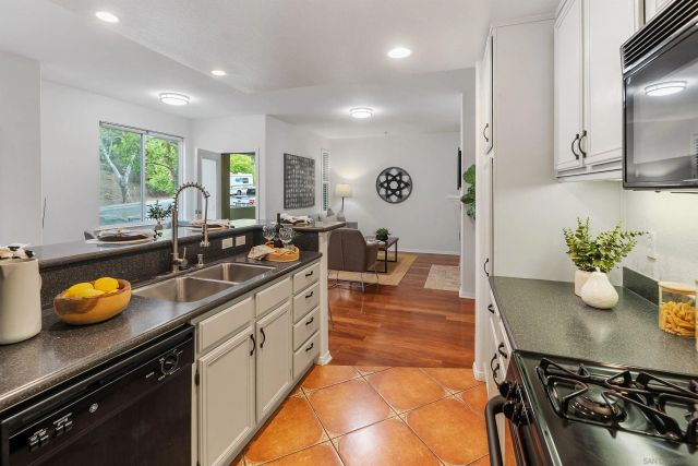 13021 Evening Creek Dr S 21, San Diego, CA 92128