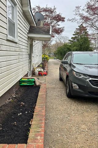 9 Inwood Avenue, Selden, NY 11784