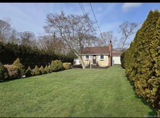 9 Inwood Avenue, Selden, NY 11784