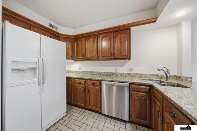 8309 Carriage Hill Court, Lincoln, NE 68510