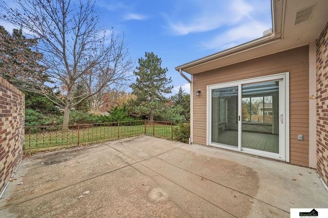 8309 Carriage Hill Court, Lincoln, NE 68510