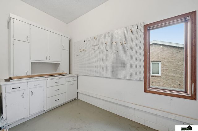 8309 Carriage Hill Court, Lincoln, NE 68510