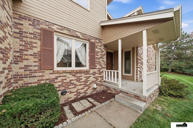 8309 Carriage Hill Court, Lincoln, NE 68510