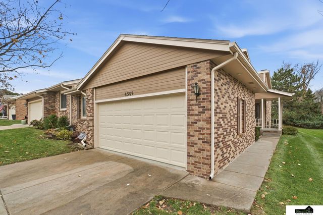 8309 Carriage Hill Court, Lincoln, NE 68510
