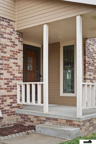 8309 Carriage Hill Court, Lincoln, NE 68510