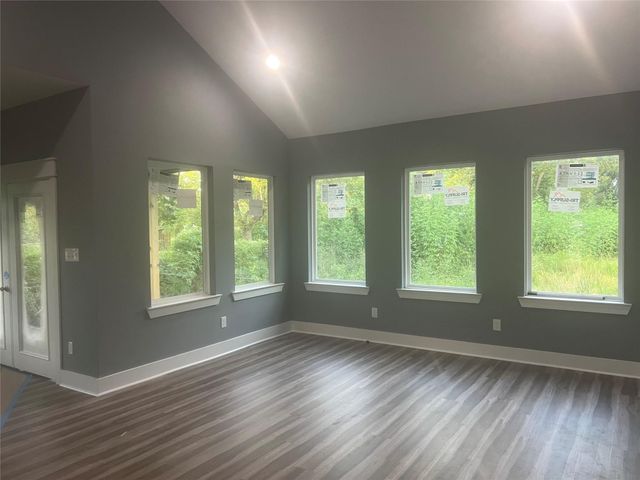 1755 Amelia, Beaumont, TX 77707