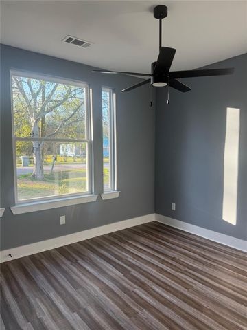 1755 Amelia, Beaumont, TX 77707