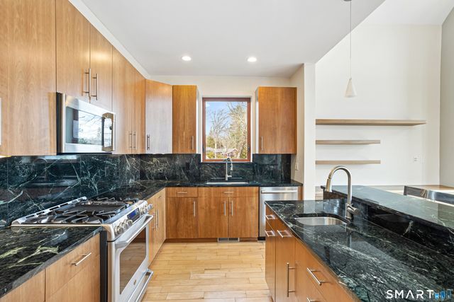 152 Lakeside Drive, Lebanon, CT 06249