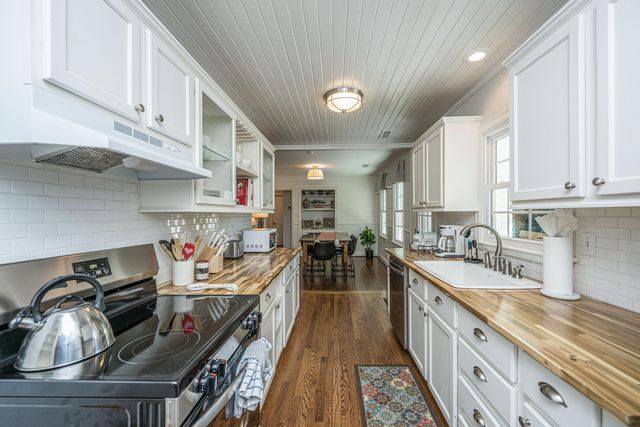 1128 Carter Avenue, Mount Pleasant, SC 29464